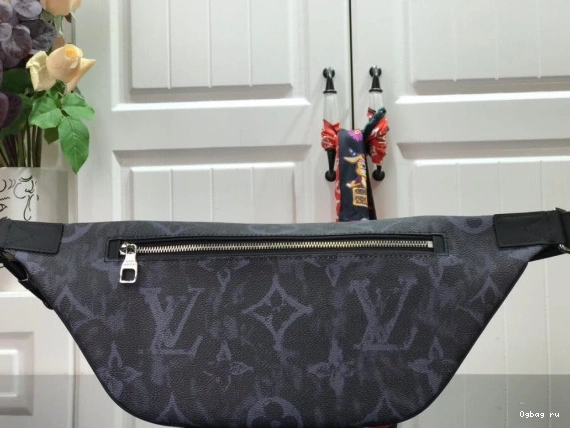 DISCOVERY BUMBAG VUITTON LOUIS 0808